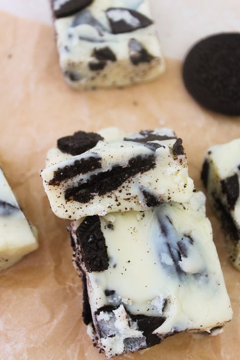 3 ingredient Oreo Fudge 4 Ingredient Cookies, Condensed Milk Cookies, No Bake Recipe, Oreo Fudge, Chocolate Oreo, Fudge Recipes Easy, Dessert Tea, Oreo Recipes, Homemade Fudge