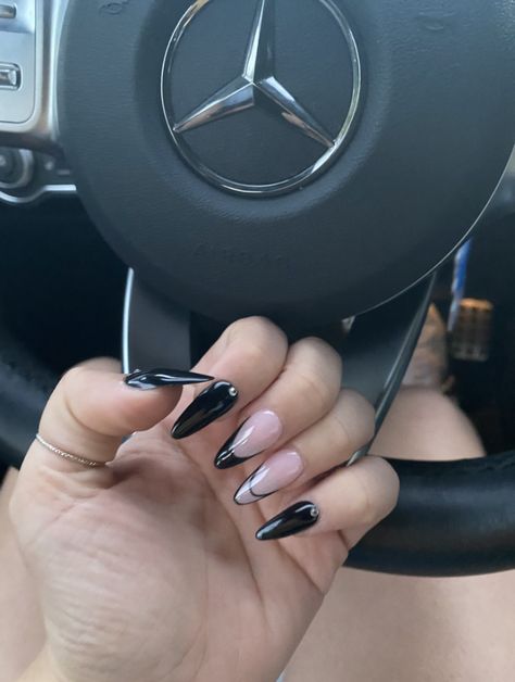 Mercedes Benz Nails Art Designs, Mercedes Benz Nails, Mercedes Nails, Mercedes Benz Logo, Black Nail Designs, Nails Design, Mercedes Amg, Black Nails, Nail Art Designs