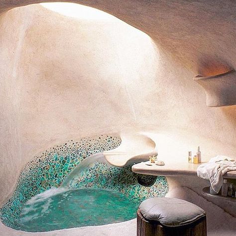 Bathroom goals. Javier Senosiain #pljournal Organic House, Bohemian Bathroom, Earthship Home, Cob House, Earth Homes, Natural Building, Retro Interior, Organic Architecture, Earthship