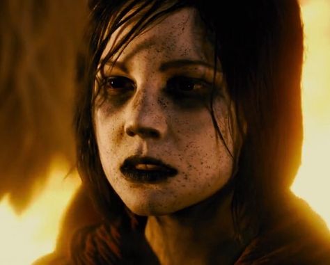 Dark Alessa - Silent Hill: Revelation Silent Hill Revelation, Heather Mason, 3d Film, Toluca Lake, Maze Runner Movie, Halloween Makeup Scary, Silent Hill, Halloween Makeup Looks, Columbia Pictures