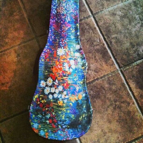 Beautifully restored full size violin case INSPIRED BY MONET Learn Acoustic Guitar, Psychological Tips, Acoustic Guitar Case, Violin Art, Geeky Art, Instruments Art, Learn Violin, Violin Case, Woodwind Instruments