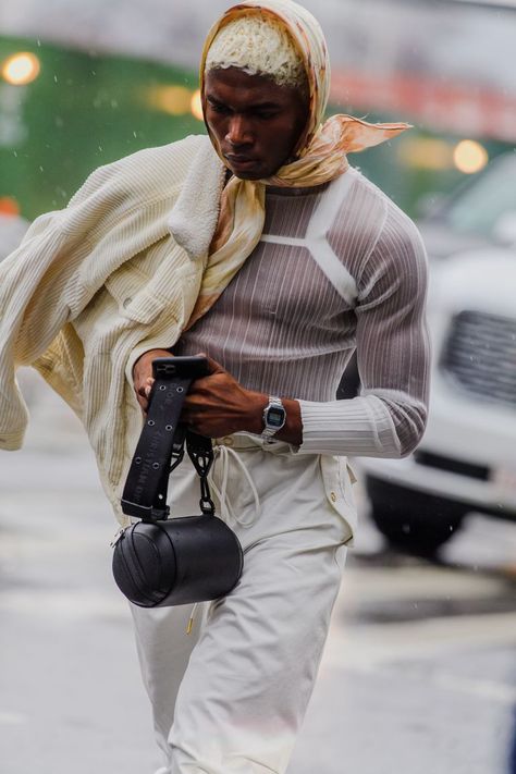 Watching New York, Man On The Street, Watch Photography, Black Glamour, Outdoor Watch, Clothing Aesthetic, New York Fashion Week Street Style, Nyfw Street Style, Nyc Street