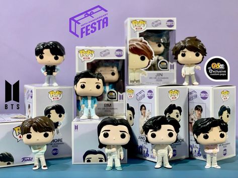 10th Anniversary Custom Pop Tribute to our 7 idols #wemadethis #bts #btsarmy #funkopop #pop #funko #funkopopvinyl #funkophotoaday #btscustompop #odaexclusivecustompops #festa Troom Troom, Bts Poster, Funk Pop, Bts Bt21, Bts Art, Cute Bedroom Decor, Photo A Day, Pop Idol, Funko Pop Vinyl