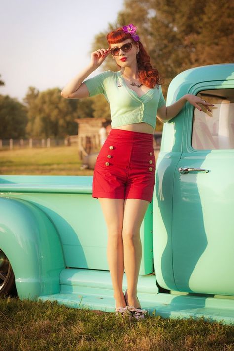 Moda Pin Up, Mode Pin Up, Mode Rockabilly, Rockabilly Mode, Pin Up Vintage, Estilo Pin Up, Mode Retro, Rockabilly Girl, Old Truck