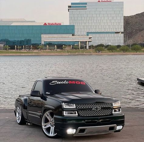 Low Rider Trucks Chevrolet, Low Trucks Chevy, Lower Trucks, Mamalona Truck, Silverado 2005, Chevy Silverado Ss, Silverado Single Cab, Chevy Trucks Lowered, Low Trucks