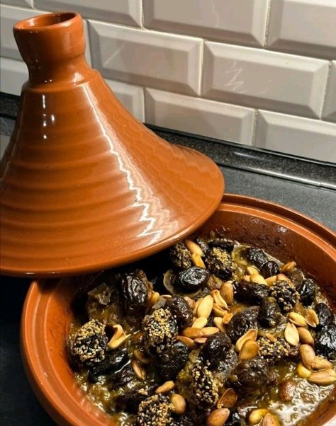 Morocco Kitchen, Moroccan Tagine Recipes, Dried Prunes, Morocco Food, Tagine Recipes, Ginger Powder, Moroccan Spices, Hosting Dinner, Lean Beef