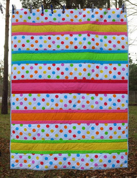 8 charity quilt ideas I like and use often — Quilted Twins Simple Lap Quilt Patterns, Free Strip Quilt Patterns, Horizontal Quilt Panel Ideas Layout, Quilting Fabric Projects, Quilt Beginner, Scraps Quilt, Teen Quilts, Bedroom Decor Inspirations, Twin Quilt Pattern