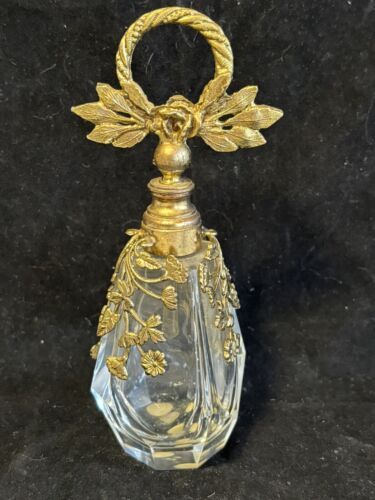 Vintage Perfume Filigree Ormolu Bottle  Goldtone with Dauber Measures 6.25”  | eBay Ornate Perfume Bottles, Vintage Apothecary Bottles, Perfume Bottle Pendant, Vintage Perfume Bottles Aesthetic, Unique Perfume Bottles, Perfume Branding, Fun Objects, Perfume Ideas, Vintage Trinkets