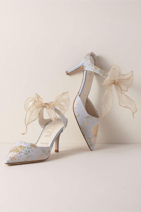 Something Bleu Elvie Heels | #ad #shoes #mules #mulesshoes #somethingblue #bridal #bridalshoes #zapatos #chaussures #schuhe Shoes With Bows, Cowgirl Boots Wedding, Wedding Shoes Sandals, Hak Tinggi, Country Shoes, Fun Wedding Shoes, Mode Shoes, Designer Wedding Shoes, Wedding Shoes Comfortable