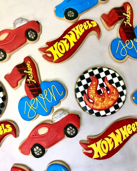 Hot Wheels Cookies, Hot Wheels Cake, Hot Wheels Birthday, Hot Wheels Party, Hot Weels, Cakes For Boys, Icing Cookies, Royal Icing Cookies, Girl Cakes