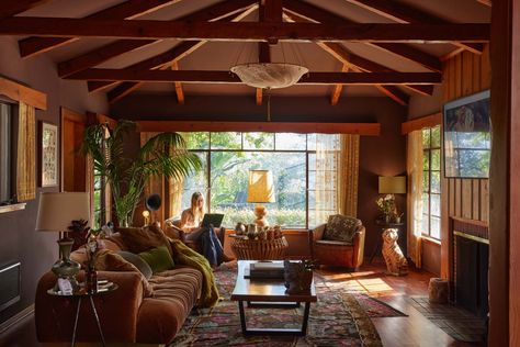 Modern Colonial Interior Living Rooms, 70s Desert Aesthetic Home, Hawaii Cottage Interior, Mid Century Cottage Style, Mid Century Bungalow, Bungalow Style, Lulu And Georgia, House Goals, Music Is