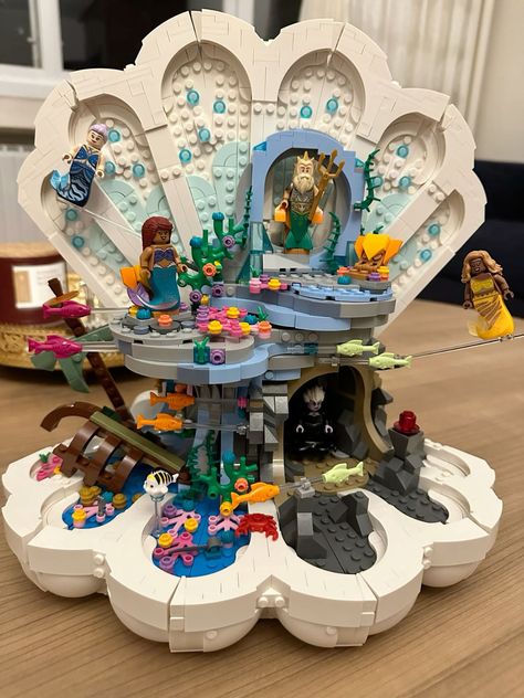 Lego Set Aesthetic, Lego Goldfish, Lego Sets Aesthetic, Disney Twisted Tales, Lego Bible, Lego Aesthetic, Disney Lego, Lego Disney Princess, Lego Wall