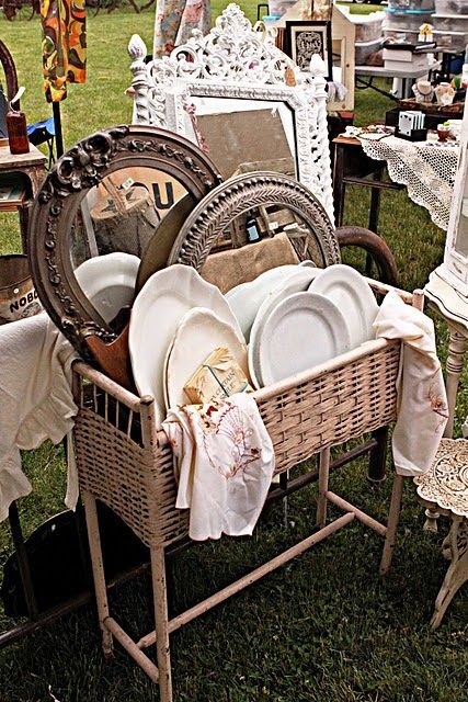 An Uncomfortable Life: 50 Things I Love Wicker Sculpture, Wicker Screen, Flea Market Displays, 3 French Hens, Box Texture, Wicker Bathroom, Wicker Wedding, Wicker Shelves, Wicker Cabinet