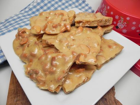 Microwave Cashew Brittle Cashew Brittle Recipe, Cashew Crunch Recipe, Cashew Crunch, Cashew Brittle, Microwave Peanut Brittle, Peanut Brittle Recipe, Raw Peanuts, Brittle Recipes, Lotion Recipe