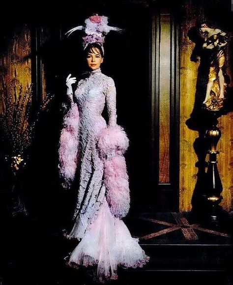 Leslie Caron in "Gigi" (1958) Costume design by Cecil Beaton. Gigi Movie, Gigi 1958, Leslie Caron, Barbara Streisand, Film Costumes, Hollywood Costume, Cecil Beaton, My Fair Lady, Fair Lady