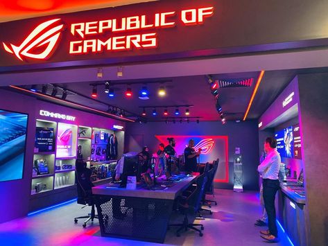 Video Game Store Design, Gaming Store Interior Design, Gaming Shop Design, Game Store Design, Gaming Shop, Game Room Lighting, Gaming Lounge, Game Arena, Gaming Center