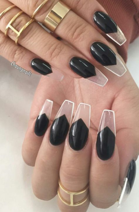 Clear transparent black white outline nails design nailart Nails With Black Outline, Transparent Nails Design, Outline Nails Design, White Nails With Black, Instagram Fails, Ongles Gel French, Clear Nail Designs, Nails With Black, Nail Design Glitter