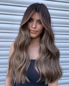 Brown Hair Inspiration, Beige Hair, Hair Color Brown, Brown Hair Inspo, Brunette Hair With Highlights, Brown Hair With Blonde Highlights, Caramel Highlights, Brunette Balayage Hair, Brown Hair Balayage