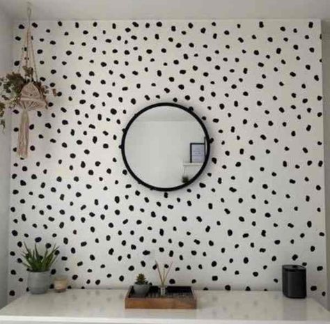 The Cosmic Meaning of Polka Dots and How to DIY Them (Yayoi Kusama) - Improvised Life Free Decorating Ideas, Potato Printing, Diy Fans, Potato Print, Polka Dot Walls, Diy Fan, Update Your Home, Yayoi Kusama, Interior Trend