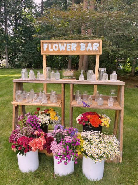 Wildflower Wedding Theme, Bridal Shower Inspo, Wedding Theme Ideas, Grad Party Decorations, Flower Bar, Flower Party, Future Wedding Plans, Wildflower Wedding, Wedding Vibes