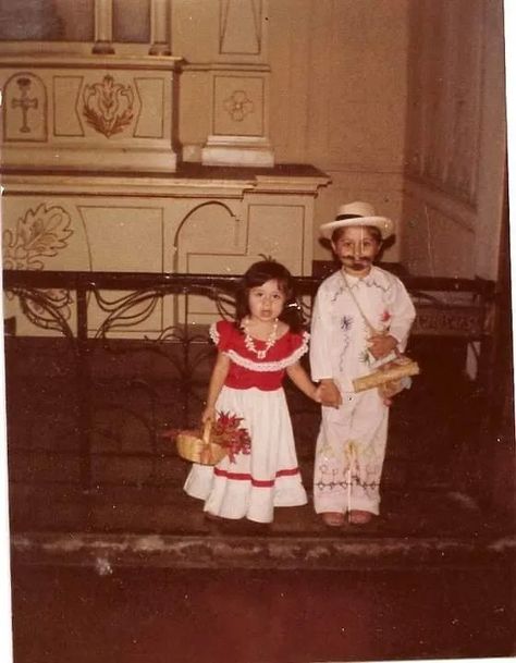 Salvadorian Culture, Salvadorean Culture, El Salvador Traditional Clothing, El Salvador Traditions, Aesthetic El Salvador, El Salvador Culture, El Salvador Travel, El Salvador Old Pictures, Retro Photo