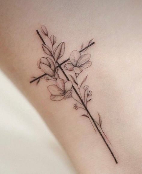 Cross Tattoos For Women, Inspiration Tattoos, Disney Tattoo, Diy Tattoo, Tattoo Feminina, Tattoos For Daughters, Cross Tattoo, Simplistic Tattoos, Tattoo Designs For Women