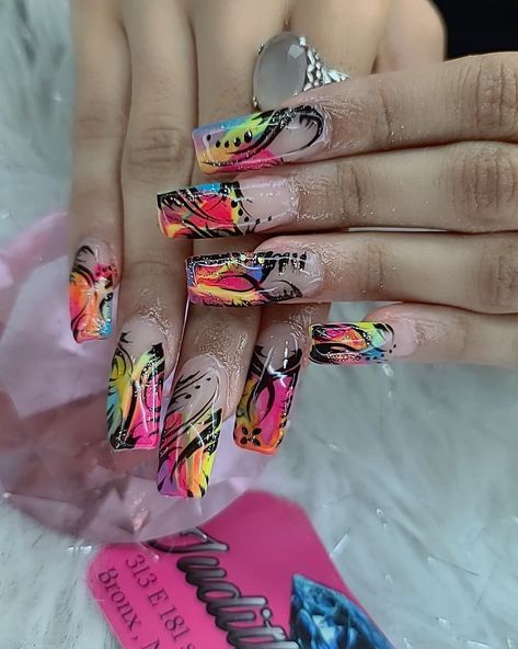 Extendo Nails, Nails Curved, Airbrushed Nails, Nail Design For Summer, Vibe Nails, Nails Airbrush, 2000s Nails, White Nail Design, 90s Nails