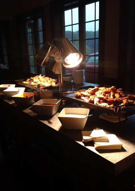 chicken wing station Chicken Wing Display Ideas, Chicken Wing Catering Display, Chicken Wings Wedding, Chicken Wing Bar Wedding, Wing Bar Wedding, Chicken Wing Bar, Buffet Stations, Food Set Up, Wedding Food Stations