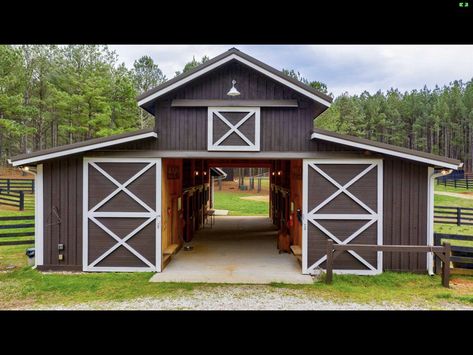 Barn For Tractor, Diy Barn Build, Barn Ideas For Animals, Farm Animal Enclosures, Barn Building Ideas, Small Stable Ideas, Small Livestock Barn, Carport Barn Ideas, Farm Barn Ideas