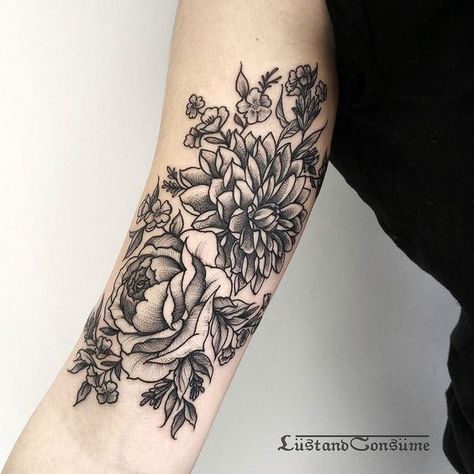 11 minimal black and white tattoos that are chic AF Dahlia Flower Tattoo, White Flower Tattoo, Black Dahlia Flower, Dahlia Flower Tattoos, Flower Tattoo Meaning, White Flower Tattoos, Black And White Flower Tattoo, Dahlia Tattoo, Abstract Art Tattoo