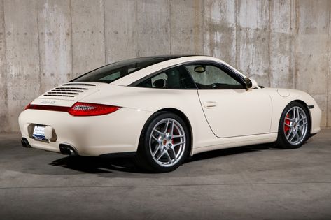 Porsche 997.2 Carrera 4S 2009 - elferspot.com - Marketplace for Porsche Sports Cars Adaptive Sports, Porsche 997, Surround Sound Systems, Rear Differential, Sport Seats, Glass Roof, Heated Seat, Black Doors, Brushed Aluminum