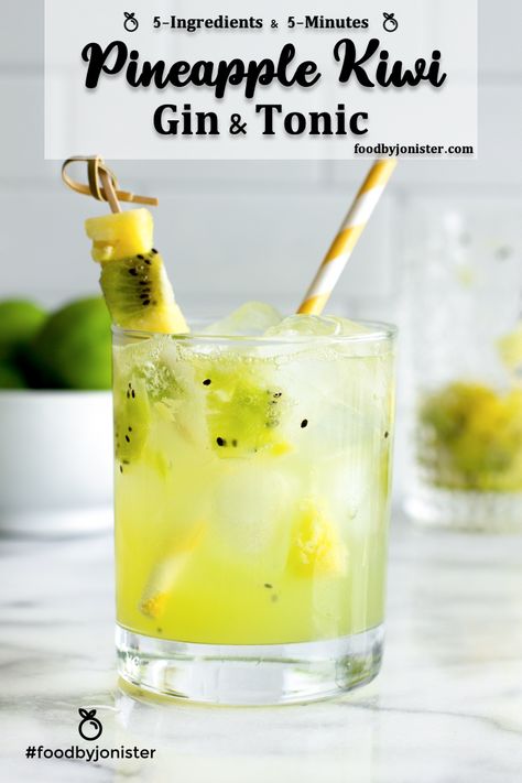 Pineapple and Kiwi Cocktail! A tropical spin on the classic gin and tonic! #cocktail #ginandtonic Tonic Cocktails, Gin Fizz Cocktail, Cocktail Shots, Vodka Soda, Vodka Cocktails Recipes, Whiskey Cocktail, Rum Punch, Boozy Drinks, Vodka Cocktails