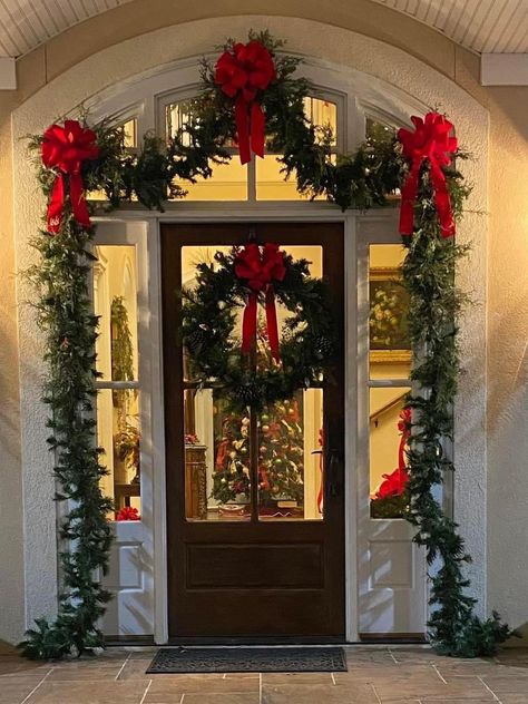 Christmas Door Outside, Outside Door Christmas Decor, House Decorated For Christmas, Outside Christmas Decorations, Christmas Dreaming, Christmas Themes Decorations, Christmas Porch Decor, Christmas Outdoor, Christmas Porch