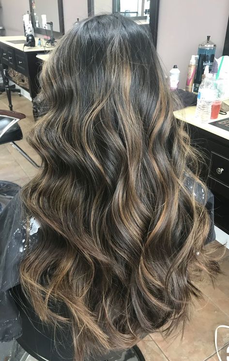 Boliage Hair On Dark Hair, Brown Boliage Hair On Black Hair, Carmel Balayage Black Hair, Balayage Hair In Black Hair, Highlights For Mexican Women, Blond Bayalage On Black Hair, Balayage With Dark Hair, Highlights For Dark Hair Black, Dark Hair With Caramel Lowlights