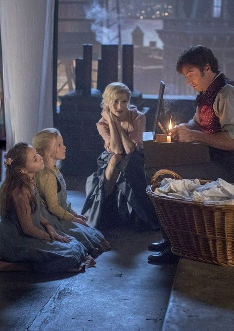 Loved the econolite lamp that Hugh Jackman created in this scene of the Greatest Showman! Showman Movie, Pt Barnum, Christian Kane, I Love Cinema, Patrick Swayze, The Greatest Showman, Michelle Williams, Theatre Kid, Les Miserables