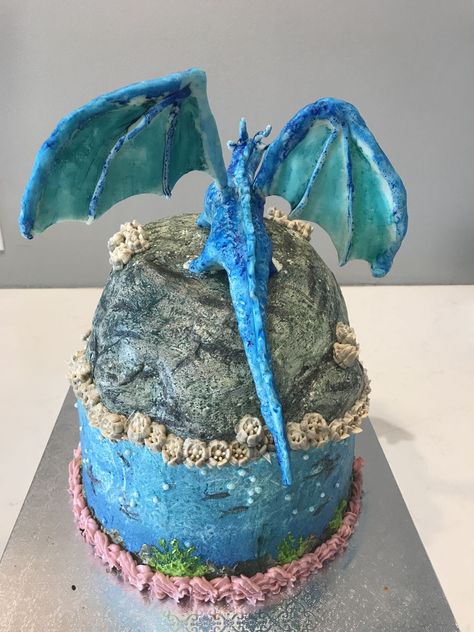 Wings Of Fire Cake - CakeCentral.com Fire Cake Ideas, Wings Of Fire Cake, Fire Birthday Cake, Percy Jackson Cake, Maleficent Cake, Cake Dragon, Fire Birthday, Dragon Birthday Cakes, Fire Party