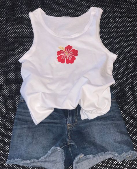 Flower Shirts Aesthetic, Hibiscus Halter Top, Hibiscus Flower Swimsuit, Hibiscus Clothes Aesthetic, Hibiscus T Shirt, Hibiscus Print Clothes, Hibiscus Flower Shirt, Hibiscus Flower Outfit, Summer T Shirts Women