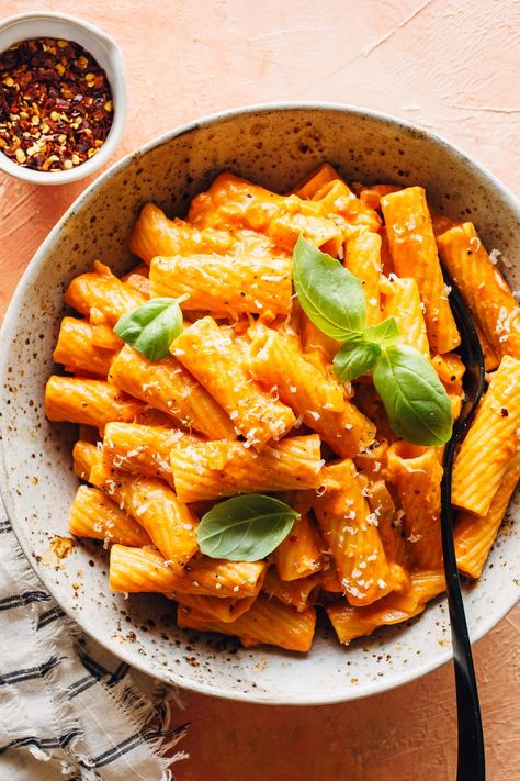 Recipe With Tomato Paste, Homemade Vodka Sauce, Red Pepper Pasta Sauce, Best Turkey Recipe, Vodka Sauce Recipe, Roasted Red Pepper Pasta, Red Pepper Pasta, Roasted Red Pepper Sauce, Pasta Sauce Homemade