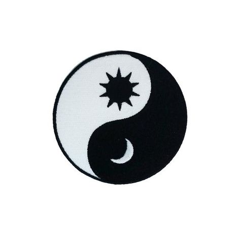 Sun And Moon Ying Yang, German Witchcraft, Ying Yang Tattoo, Moon Sun Tattoo, Minimalist Tattoo Ideas, Yang Tattoo, Yin Yang Art, Yin Yang Tattoos, Wreath Drawing