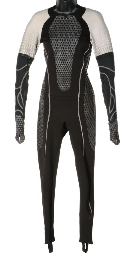 'Katniss Everdeen' tribute combat wetsuit from The Hunger Games: Catching Fire. Hunger Games Arena Outfit Ideas, Hunger Games Outfits Arena, Hunger Games Outfit Ideas, Katniss Outfit, Hunger Games Arena, Hunger Games Costume, Hunger Games Districts, Hunger Games Outfits, Hunger Games Problems