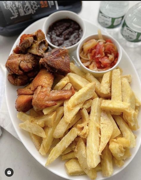 Personally enjoy this meall to the fullest. IG: korngos_chow_ghana #nutrition #yummymeals #ghana #foodie #foodblogger Cameroonian Food, Fried Yam, Ghanaian Dishes, Kenyan Food, Ghana Food, African Recipes Nigerian Food, Ghanaian Food, African Dishes, Africa Food