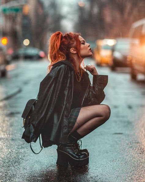 Doc Martens Outfit Fall, Grunge Photoshoot, Luanna Perez, Outfit Photos, Senior Photo Outfits, Senior Picture Outfits, Rock Outfits, Grunge Look, Outdoor Photoshoot