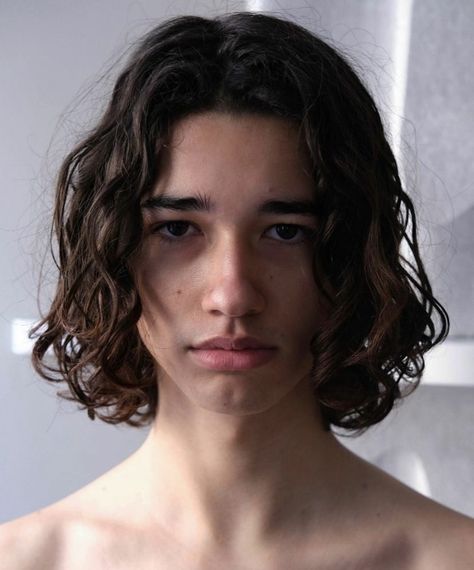 Akira Manga, Black Wavy Hair, Mens Hairstyles Thick Hair, Aesthetic People, Hair Reference, Curly Hair Men, Cut My Hair, Long Hair Styles Men, Haircut Ideas