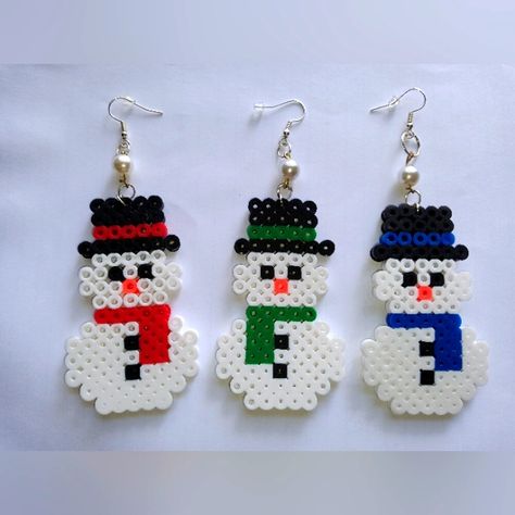 Viviana's Handmade Snowman Earrings Materials Perler Beads Colors White Black Red Green Blue 3x2 In Small Christmas Perler Bead Patterns, Perler Bead Snowman, Beaded Holiday Earrings, Christmas Bead Art, Mini Melty Beads Patterns, Tom And Jerry Perler Beads, Xmas Perler Bead Patterns, Perler Bead Christmas Earrings, Perler Beads Christmas Patterns