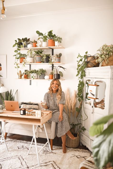 My boho style office on a budget. All of my Amazon home finds from plants to baskets to rugs~ budget friendly home office ideas. Boho Style Office, Amazon Home Finds, Boho Office, Cool Office Space, Cozy Home Office, Office Guest Room, Home Finds, Home Office Ideas, Design Seeds