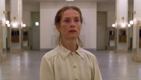 Isabelle Huppert in  La pianiste  by Michael Haneke Mall Bangs, The Piano Teacher, Weyes Blood, Michael Haneke, Movie Library, Breaking The Waves, The Lost Weekend, Watch Aesthetic, Darren Aronofsky