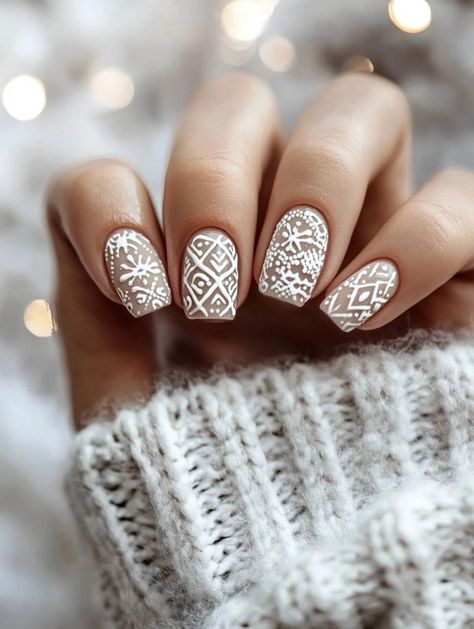 Elevate your holiday style with these eye-catching white Christmas nail ideas. Discover 24 stunning designs that bring the beauty of a snowy landscape to life. From sparkling ice crystal effects to soft, cloud-like patterns, these manicures will keep your hands looking festive through every Christmas party and family gathering. Matte Christmas Nails, White Nail Styles, Simple December Nails, White Christmas Nail Designs, Black Christmas Nails, White Christmas Nails, Nails For 2023, Matte White Nails, Festive Nail Designs