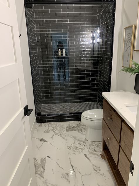 Black And White Marble Bathroom Floor, Black Marble Shower Bathroom, Black Subway Tiles Bathroom, Black Marble Floor Bathroom, Black Marble Bathroom Floor, Black And White Marble Bathroom, Black Marble Bathroom, Black Marble Tile, Boutique Bathroom