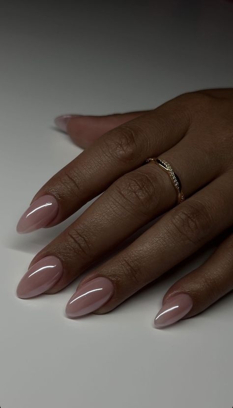 Spring Nails Classy Elegant, Glazed Donut Nails Black Skin, Nail Designs For Ring Finger, Grad Pic Nails, Nude Valentines Day Nails Almond, Winter Nails Neutral Classy, Plain Almond Acrylic Nails, Soft Girl Nail Ideas, Clean Girl Almond Nails