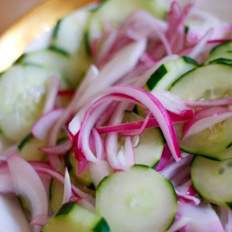 Refreshing Southern Cucumber Salad Recipe! Southern Macaroni Salad, Easy Cucumber Salad, Marinated Cucumbers, Cucumber Salad Recipe, Cucumbers And Onions, Nashville Hot Chicken, Hot Tamales, Vinegar Dressing, Cucumber Recipes Salad